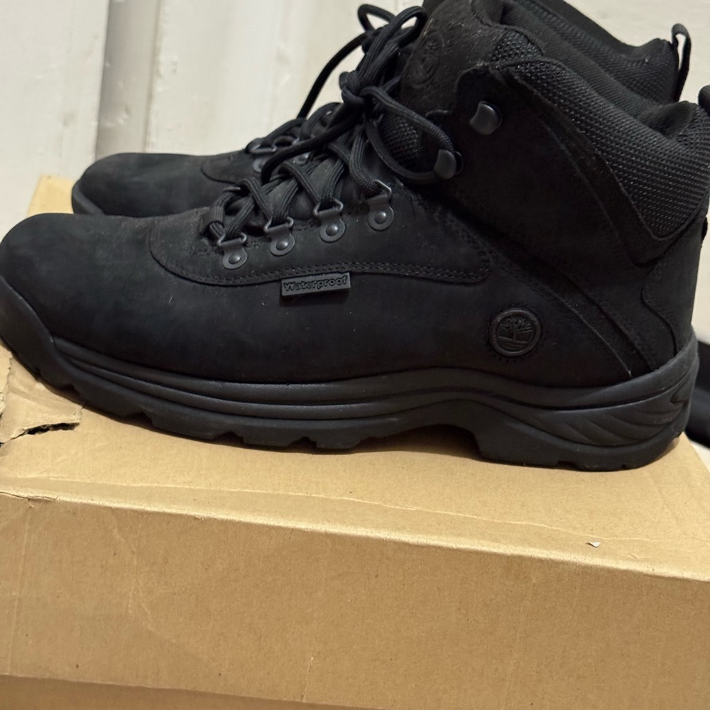 Timberland Men's Black Nubuck Boots